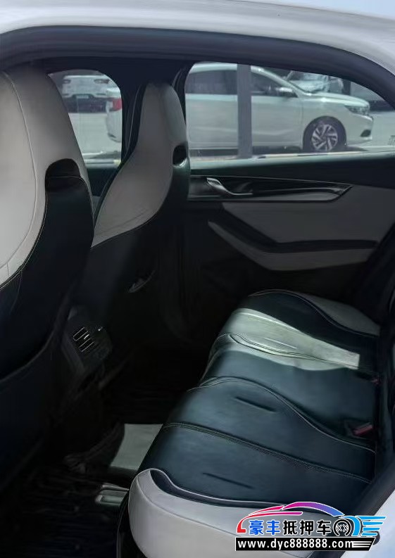 23年比亚迪秦轿车抵押车出售