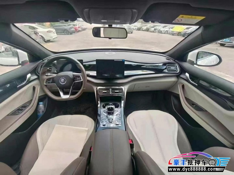 25年比亚迪秦轿车抵押车出售