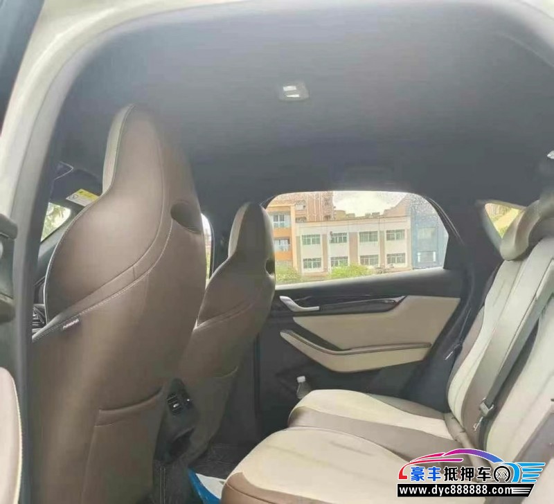 25年比亚迪秦轿车抵押车出售