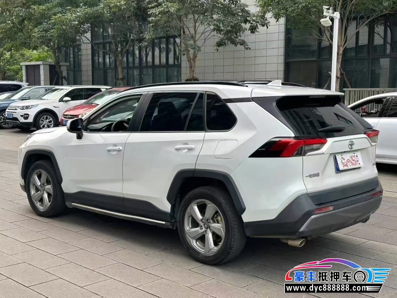 21年丰田RAV4轿车抵押车出售