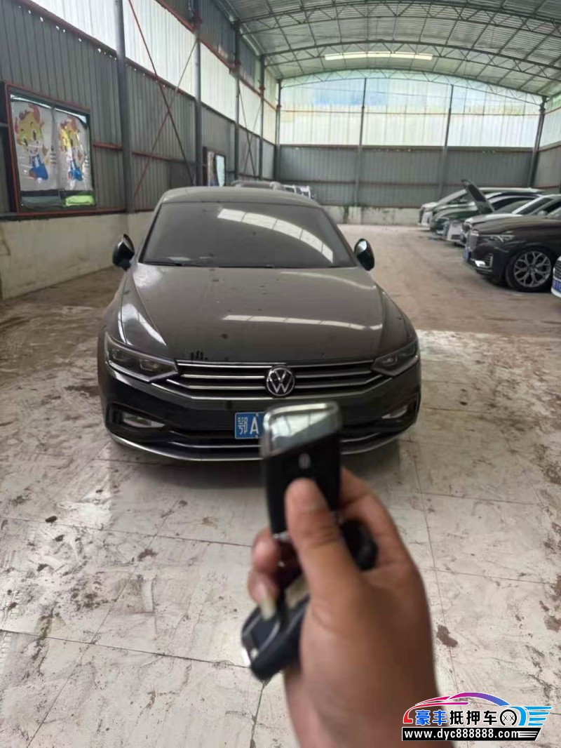 22年大众迈腾轿车抵押车出售