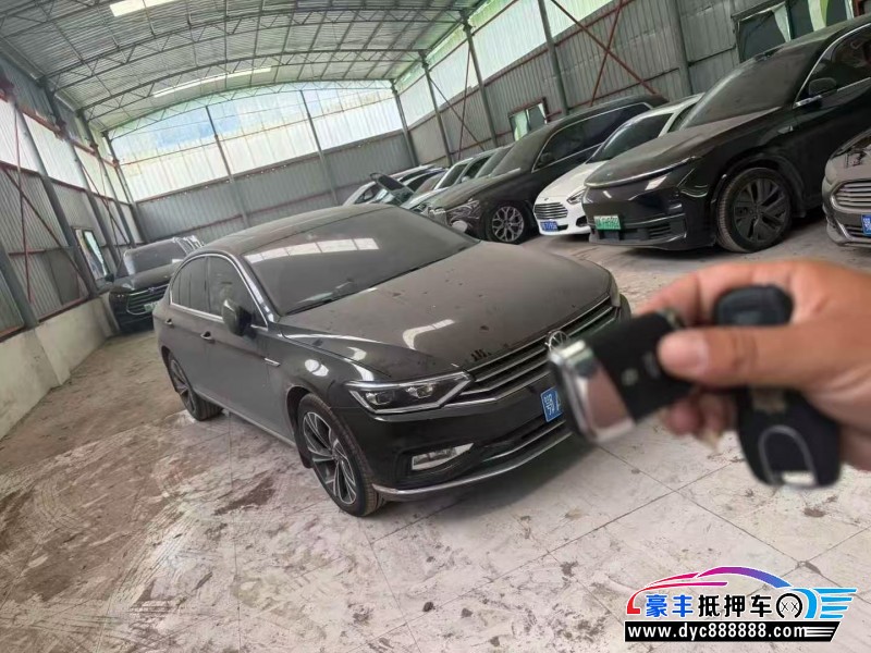 22年大众迈腾轿车抵押车出售