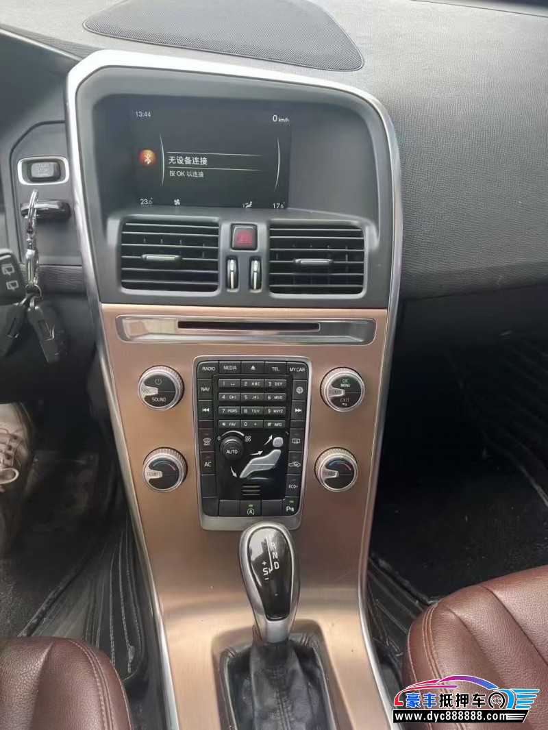 15年沃尔沃XC60轿车抵押车出售