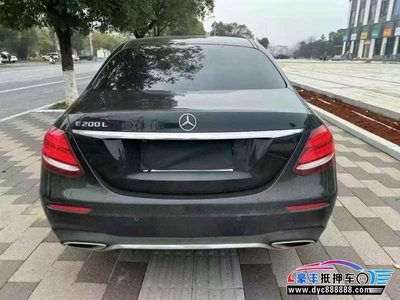 16年奔驰E轿车抵押车出售