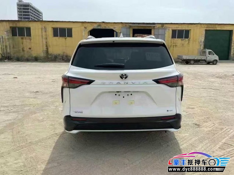 25年丰田格瑞维亚轿车抵押车出售