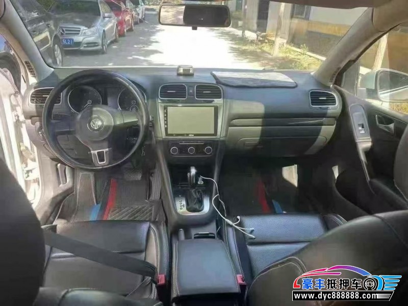 14年大众高尔夫轿车抵押车出售