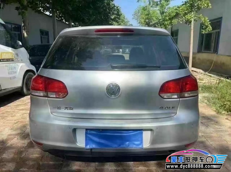 14年大众高尔夫轿车抵押车出售