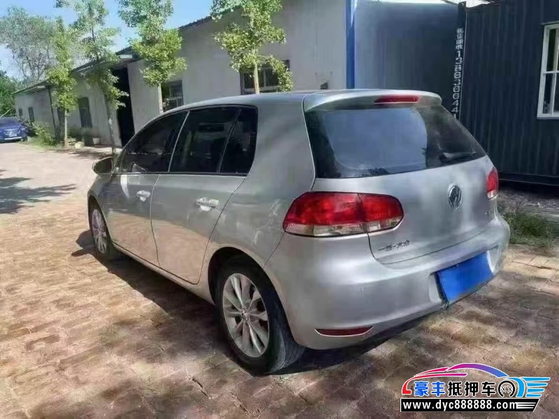 14年大众高尔夫轿车抵押车出售