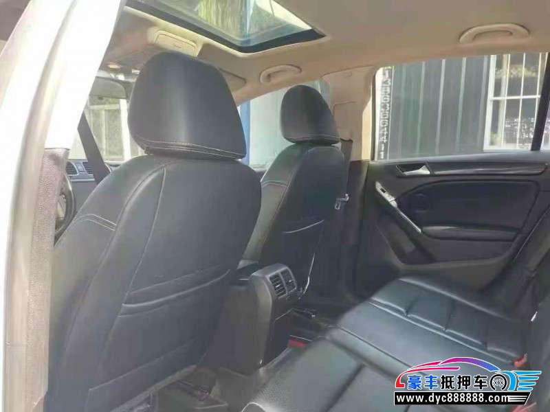 14年大众高尔夫轿车抵押车出售