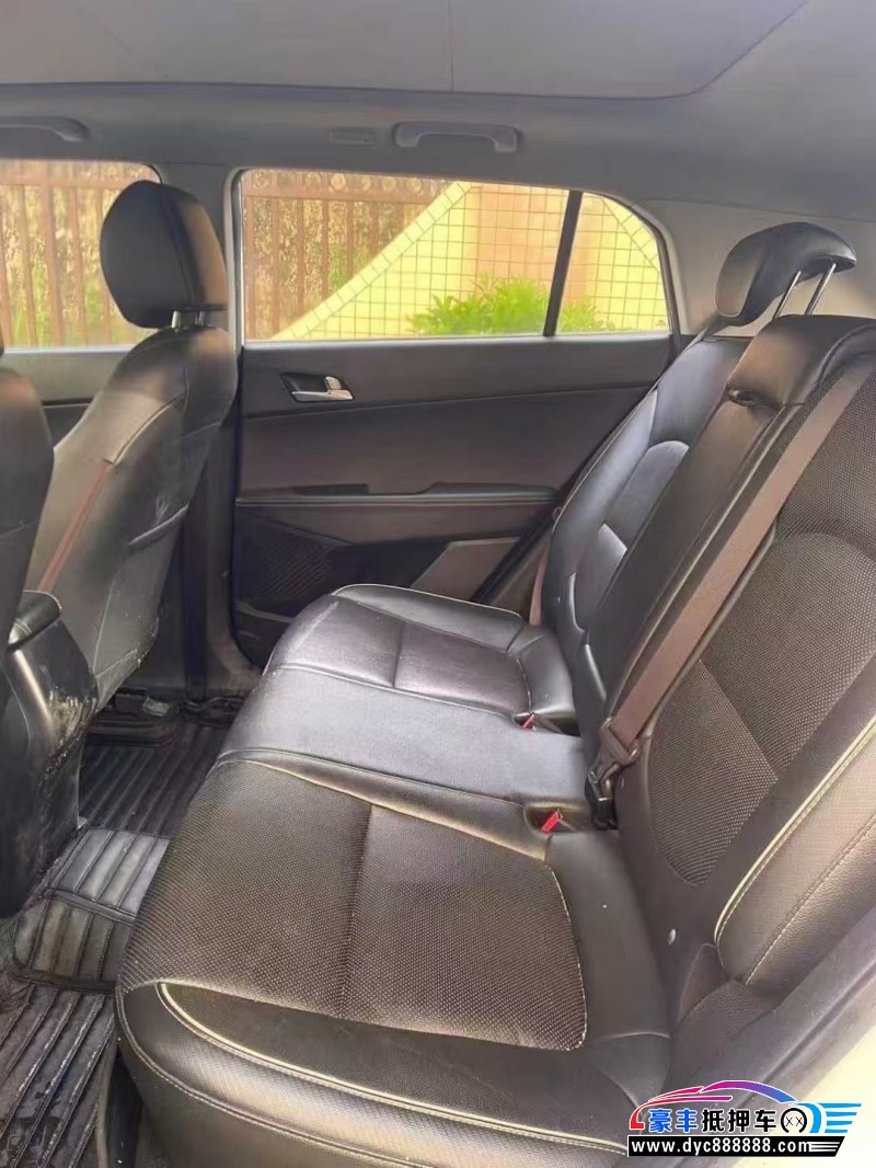 19年现代ix25轿车抵押车出售