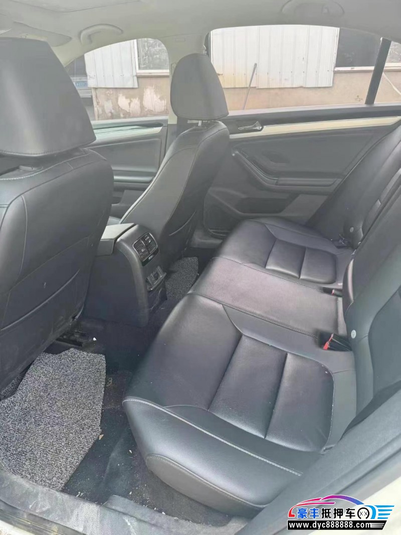 19年大众速腾轿车抵押车出售