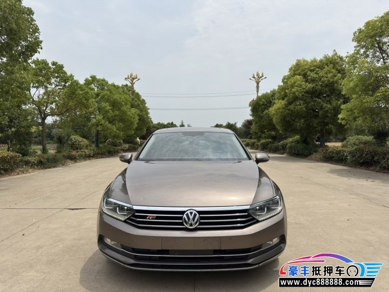 17年大众迈腾轿车抵押车出售