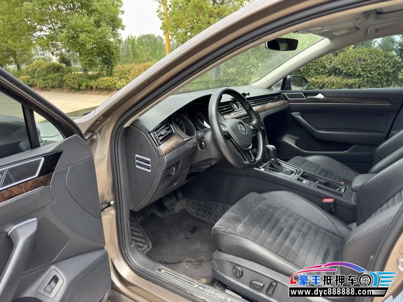 17年大众迈腾轿车抵押车出售