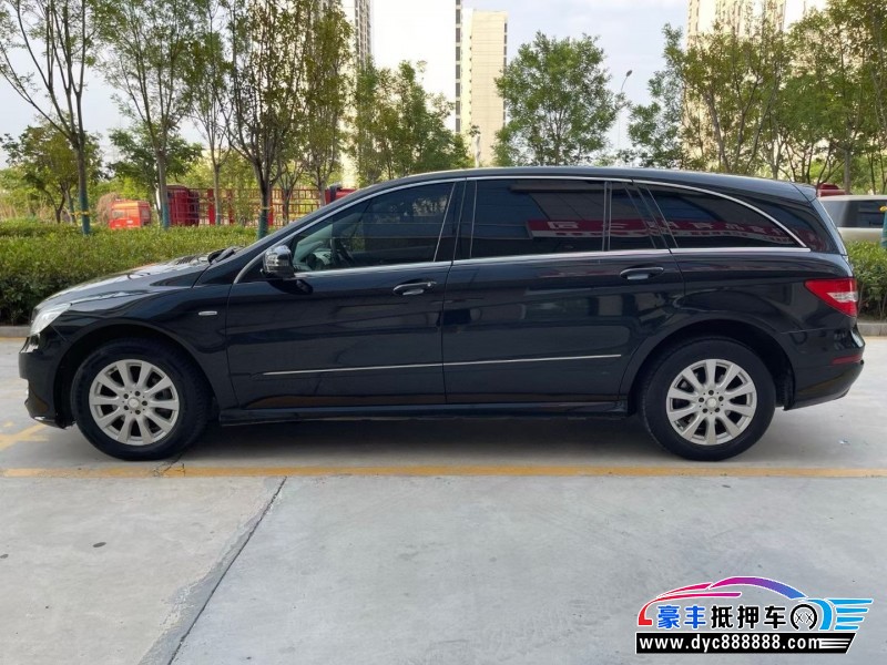 17年奔驰R轿车抵押车出售