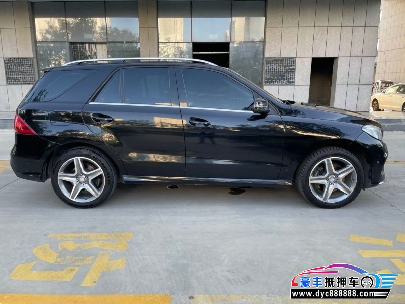 15年奔驰GLE轿车抵押车出售