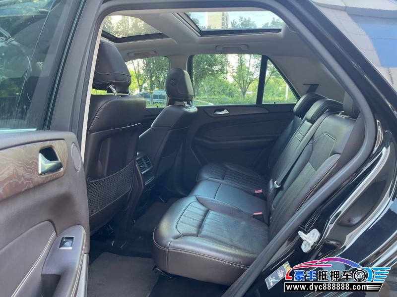 15年奔驰GLE轿车抵押车出售