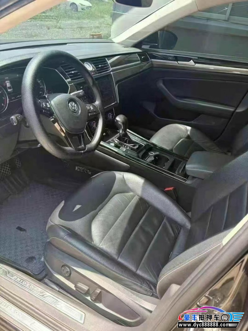 18年大众辉昂轿车抵押车出售