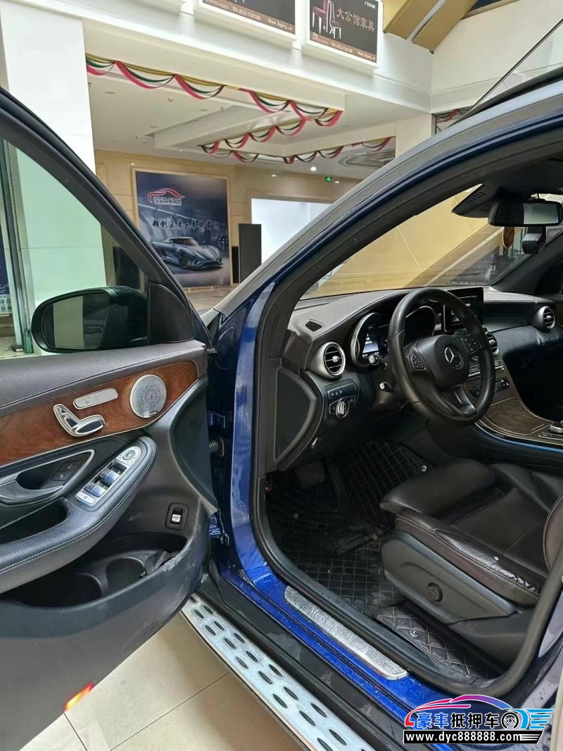 17年奔驰GLC轿车抵押车出售