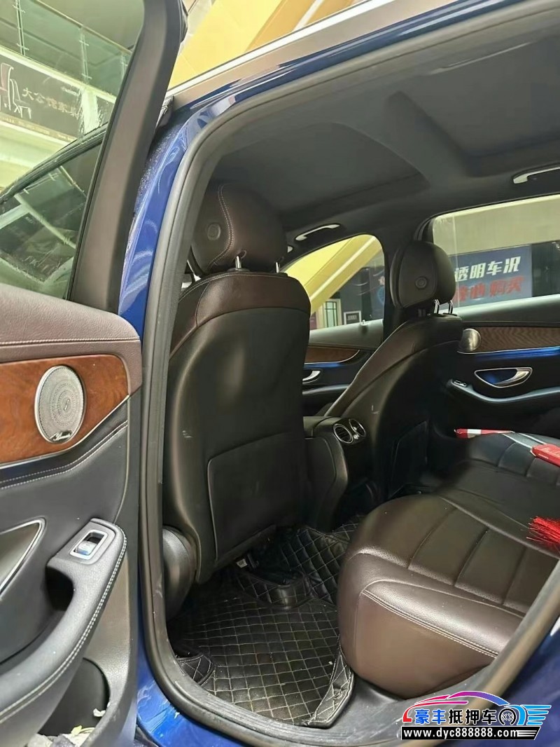 17年奔驰GLC轿车抵押车出售