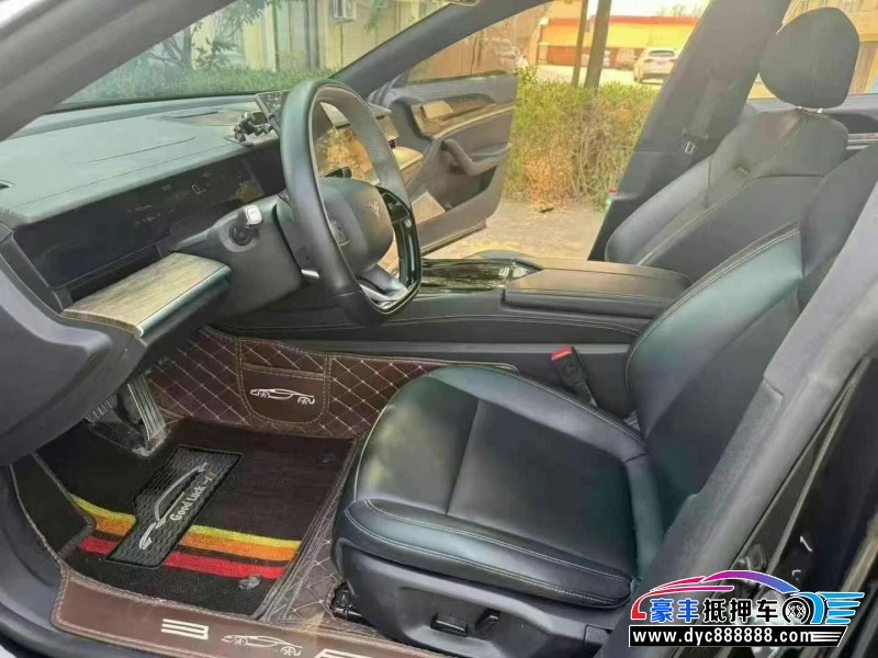 24年哪吒S轿车抵押车出售