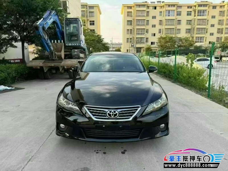 抵押车出售13年丰田锐志轿车