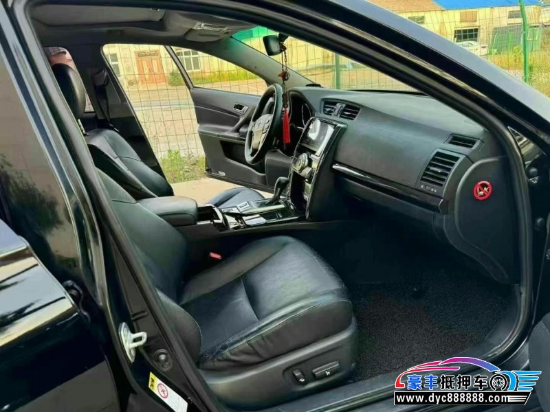 13年丰田锐志轿车抵押车出售