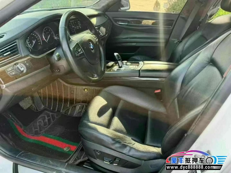 10年宝马7系轿车抵押车出售