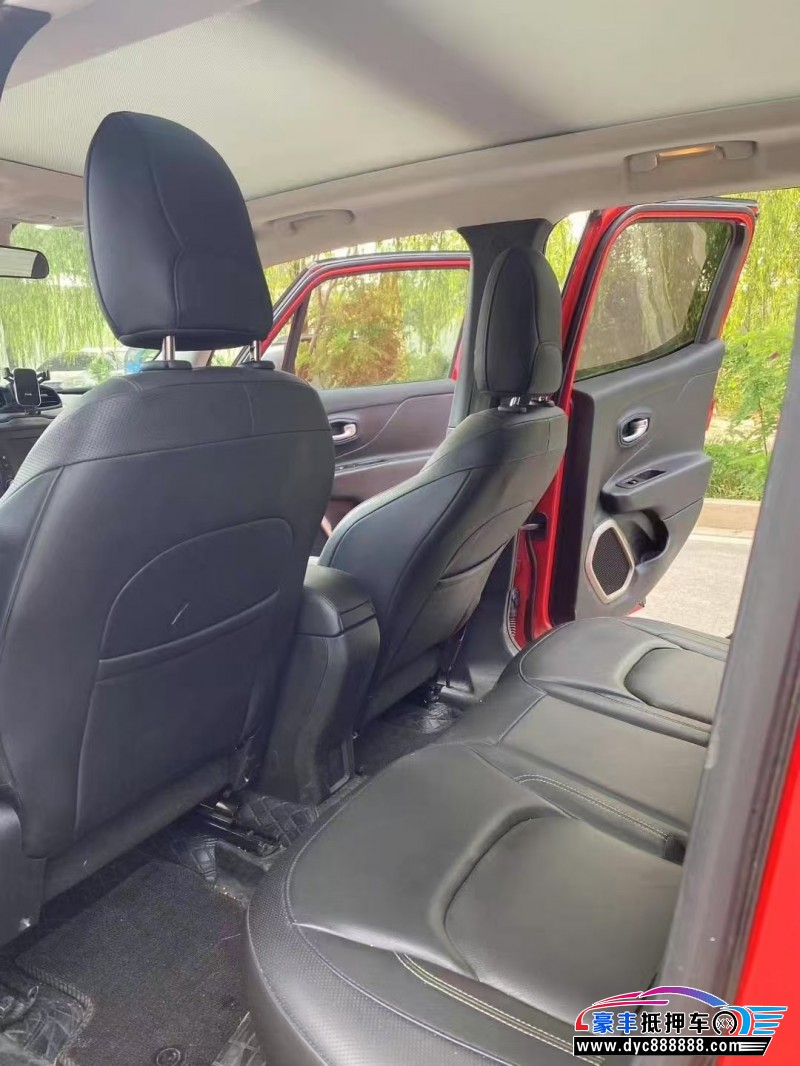 17年Jeep自由侠轿车抵押车出售