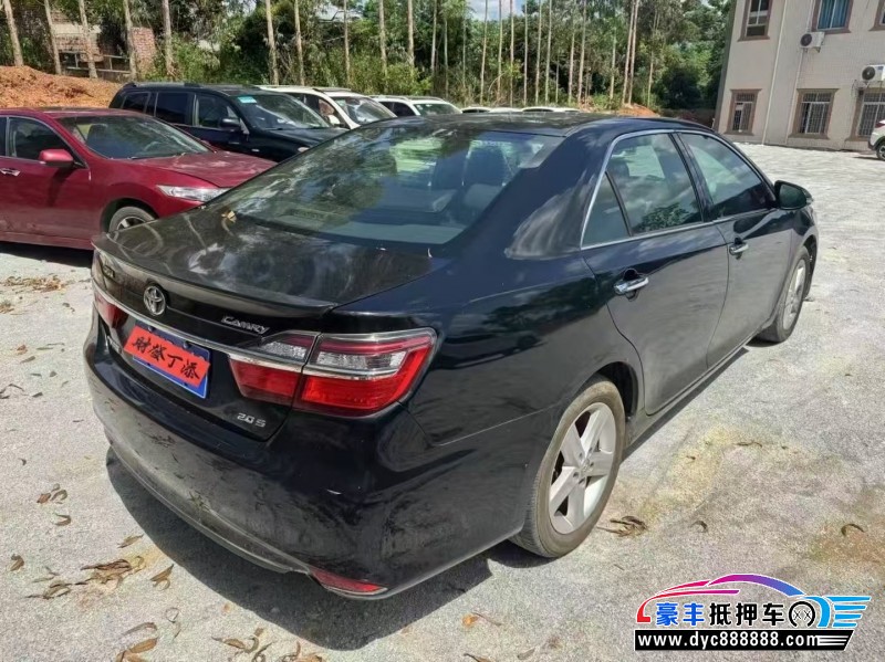 15年丰田凯美瑞轿车抵押车出售