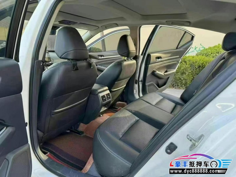 22年日产天籁轿车抵押车出售