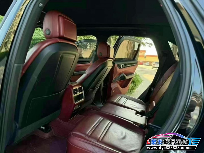 20年保时捷卡宴轿车抵押车出售