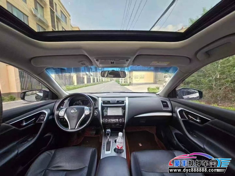 18年日产天籁轿车抵押车出售