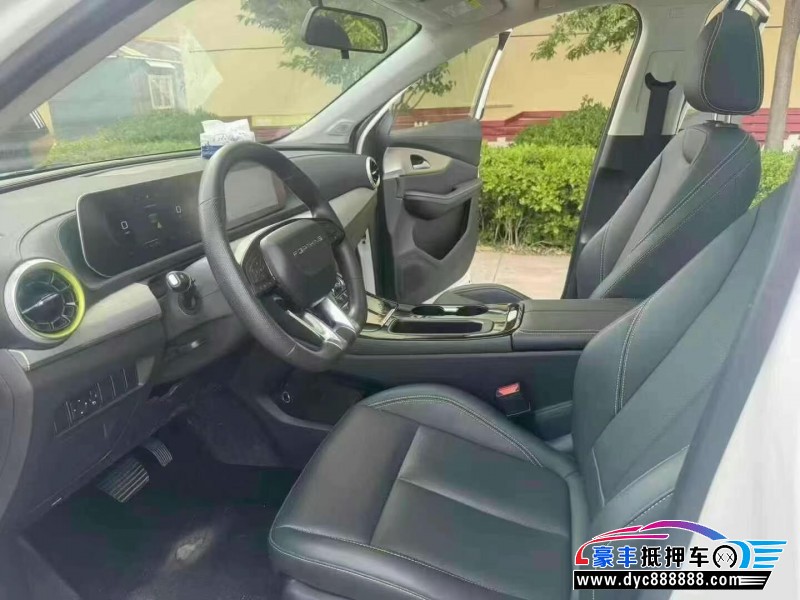 24年东风雷霆轿车抵押车出售