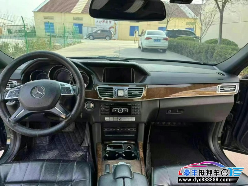 15年奔驰E轿车抵押车出售