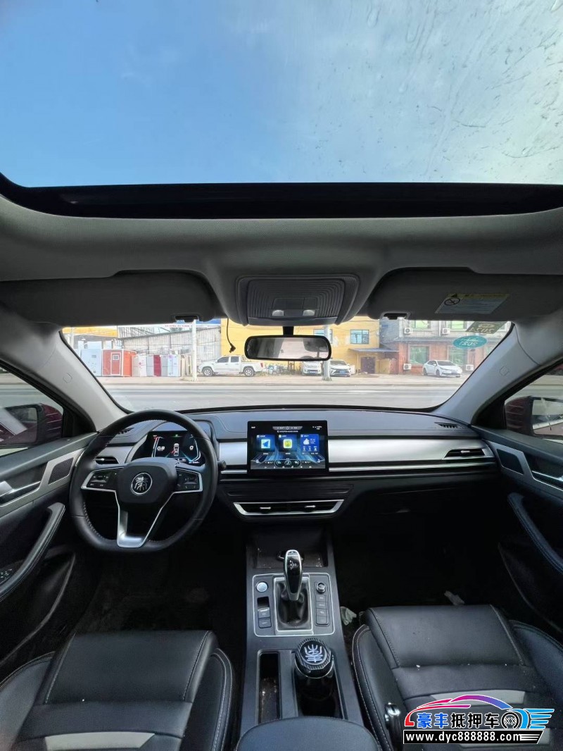 20年比亚迪秦轿车抵押车出售