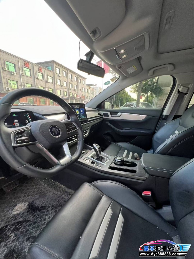 20年比亚迪秦轿车抵押车出售