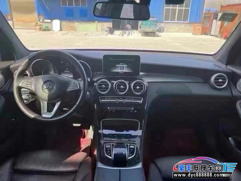 18年奔驰GLC轿车抵押车出售