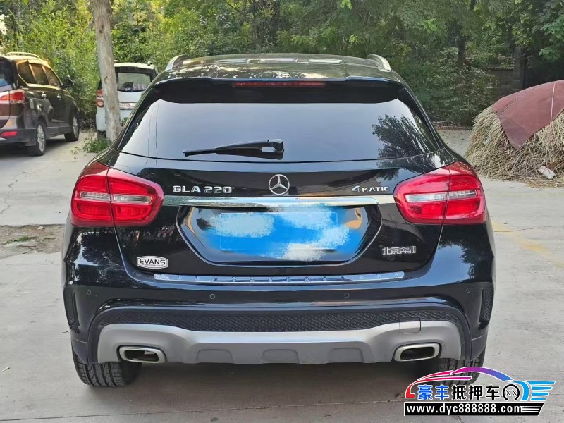 16年奔驰GLA轿车抵押车出售