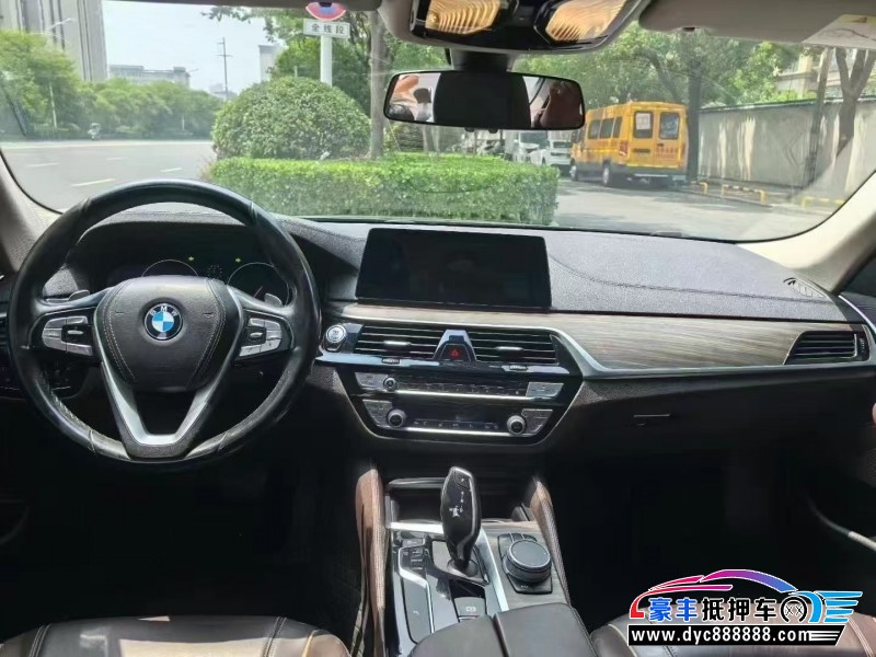 19年宝马5系轿车抵押车出售