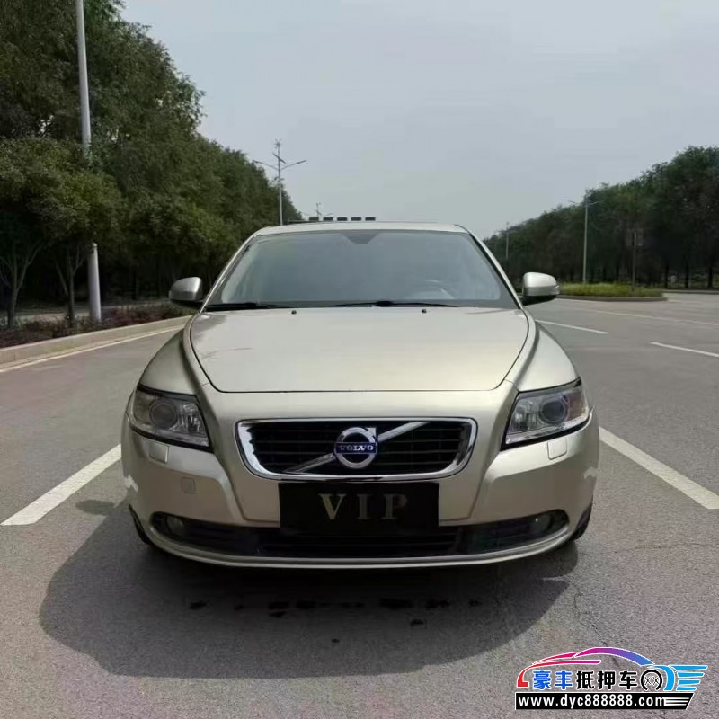 12年沃尔沃S40轿车抵押车出售