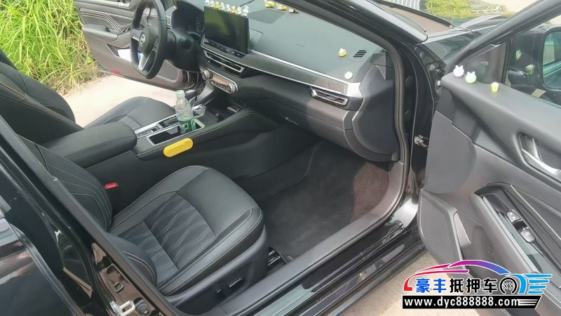 23年日产天籁轿车抵押车出售