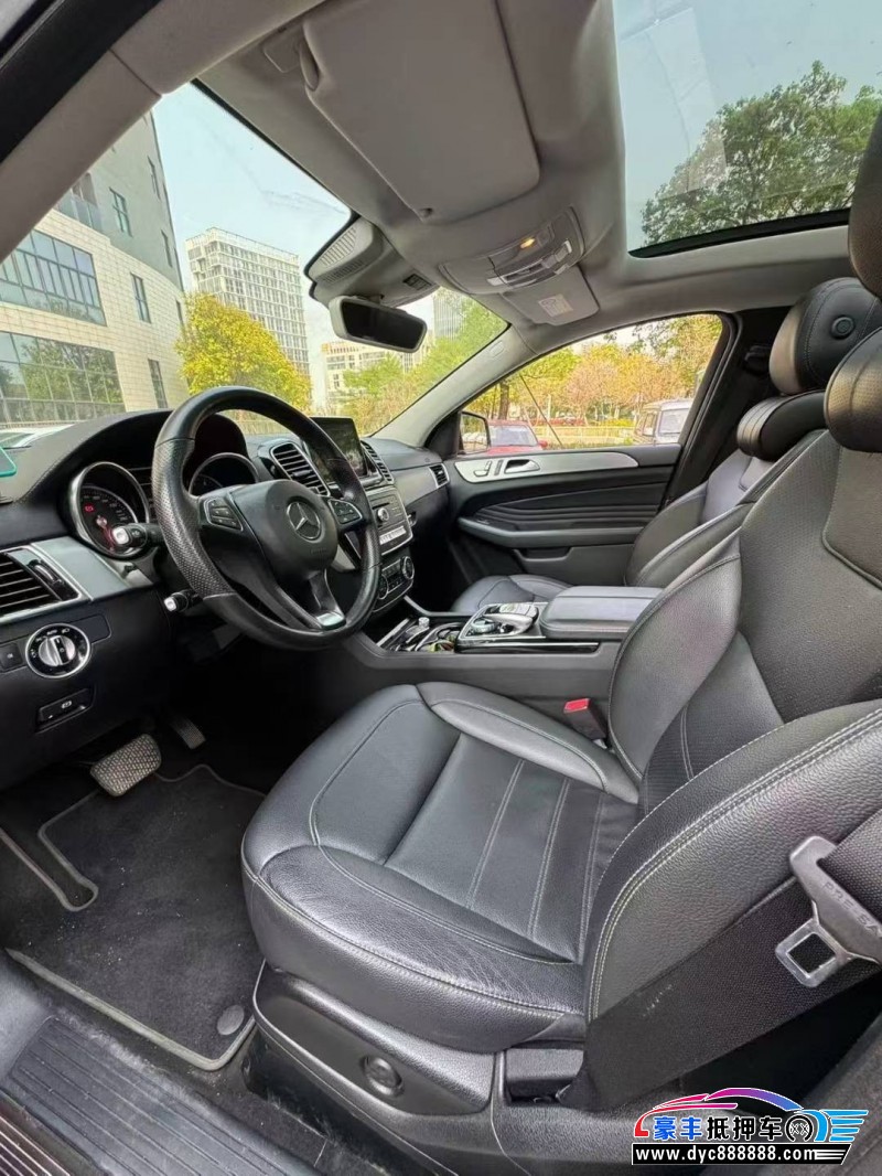 16年奔驰GLE轿车抵押车出售