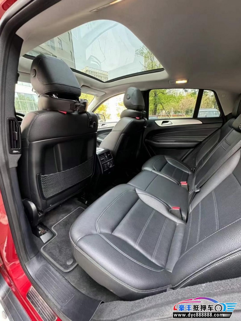 16年奔驰GLE轿车抵押车出售