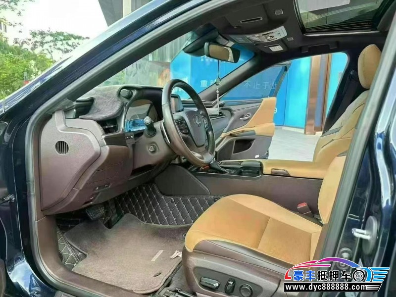 20年雷克萨斯ES轿车抵押车出售