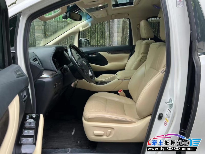 19年丰田埃尔法轿车抵押车出售