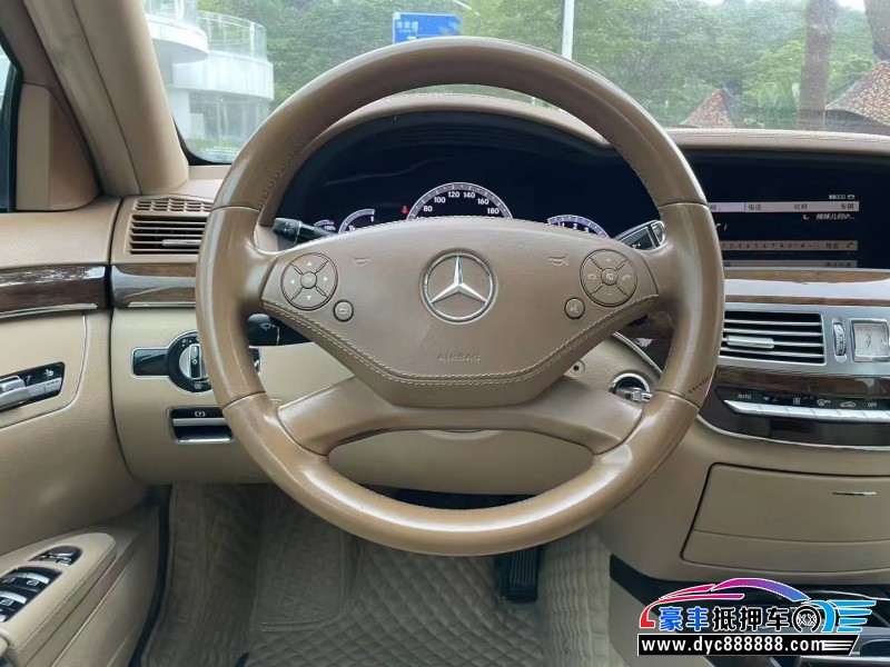 13年奔驰S轿车抵押车出售