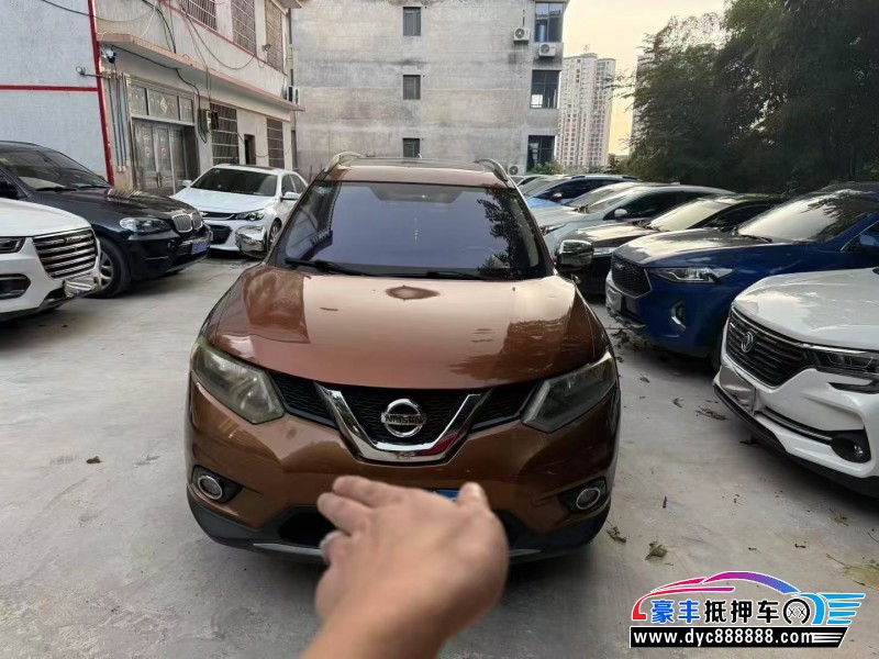 14年日产奇骏轿车抵押车出售