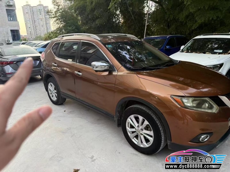 14年日产奇骏轿车抵押车出售