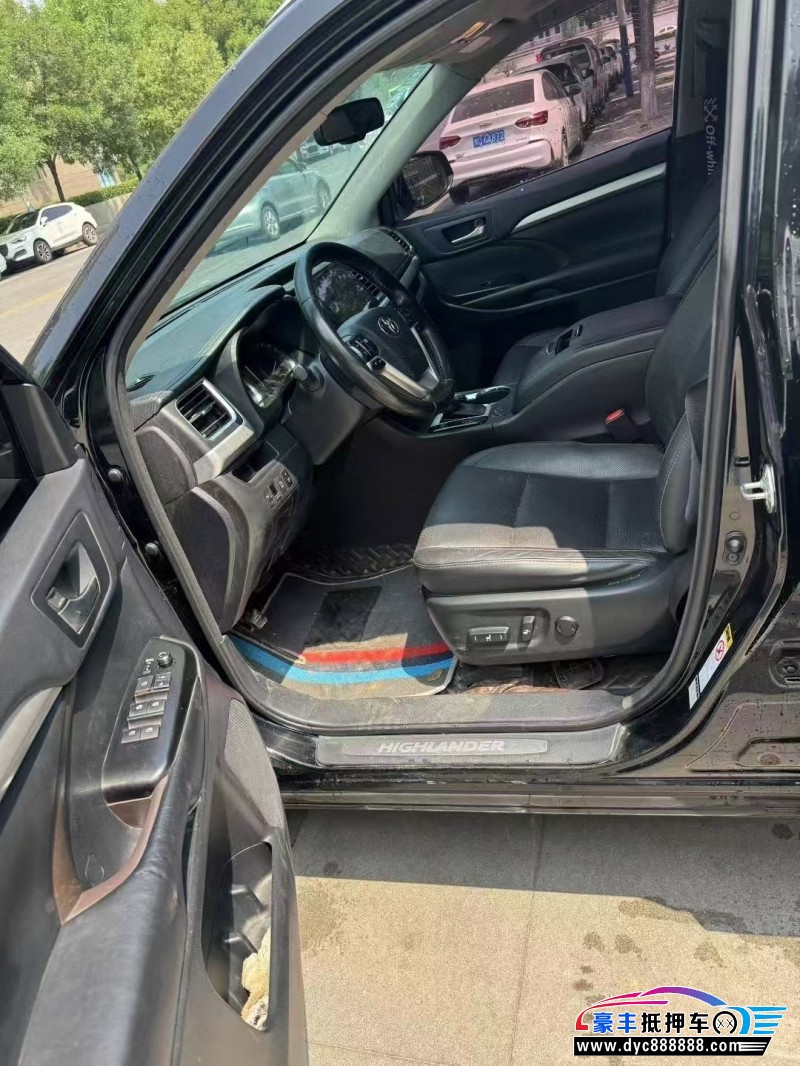 18年丰田汉兰达轿车抵押车出售