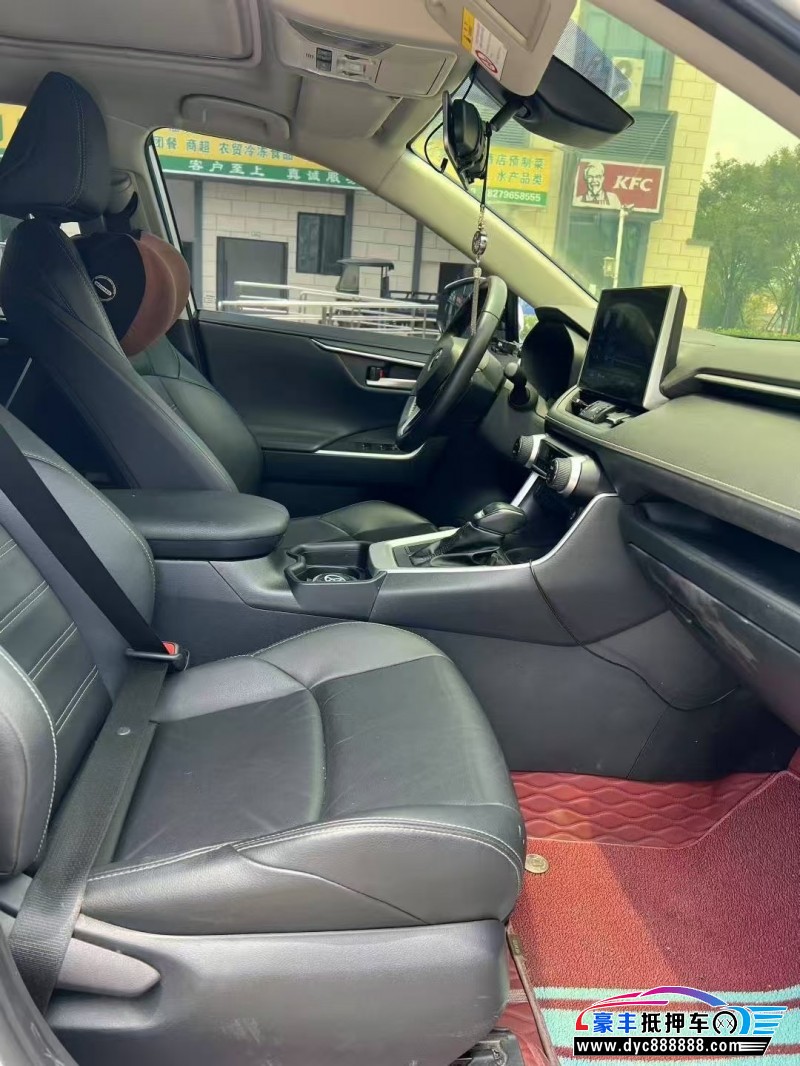 23年丰田威兰达轿车抵押车出售